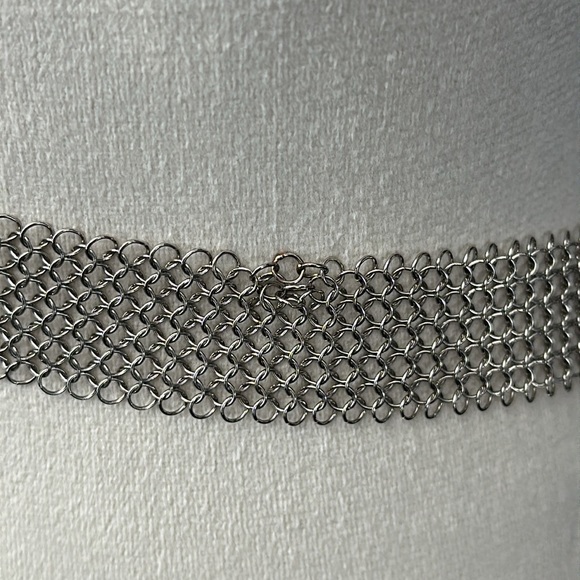 Chanel vintage “RARE” chain mail waist pouch. Spring 1999. - Picture 6 of 9
